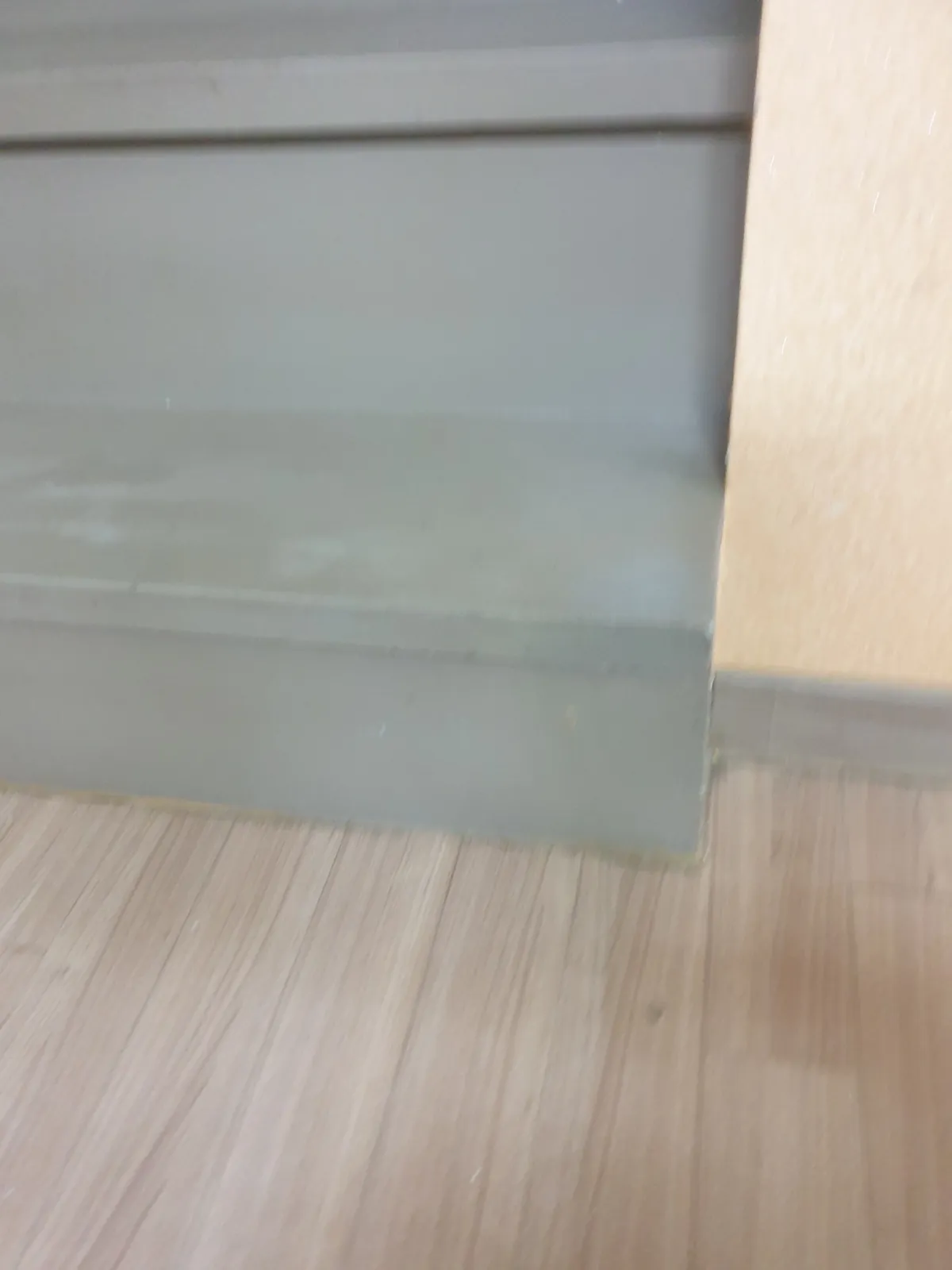 페인트 벗겨짐 복원 · 계단복원 작업
